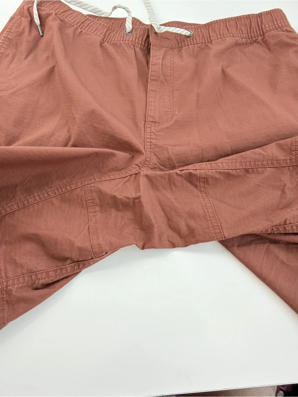 Vuori Men's Ripstop Shorts burnt orange terracotta color size XL 8” inseam